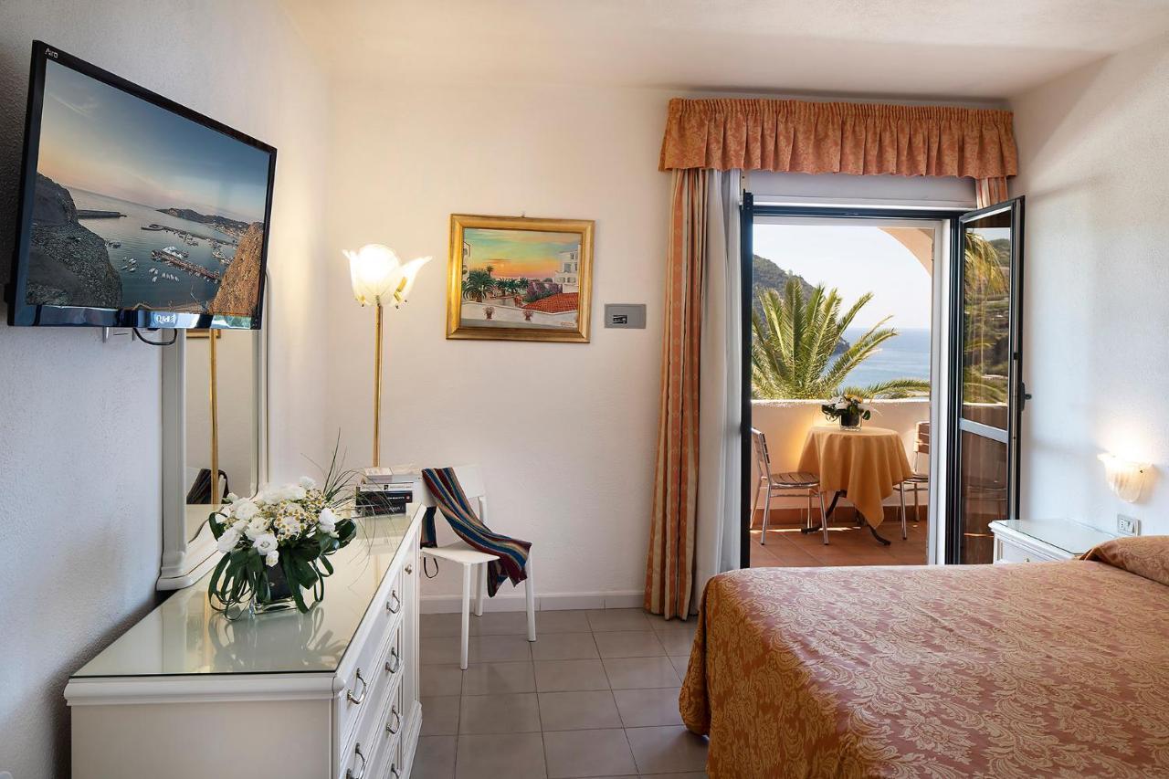 Quadruple Room Sea View