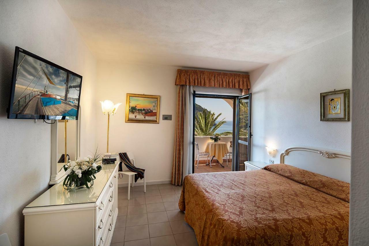 Quadruple Room Sea View
